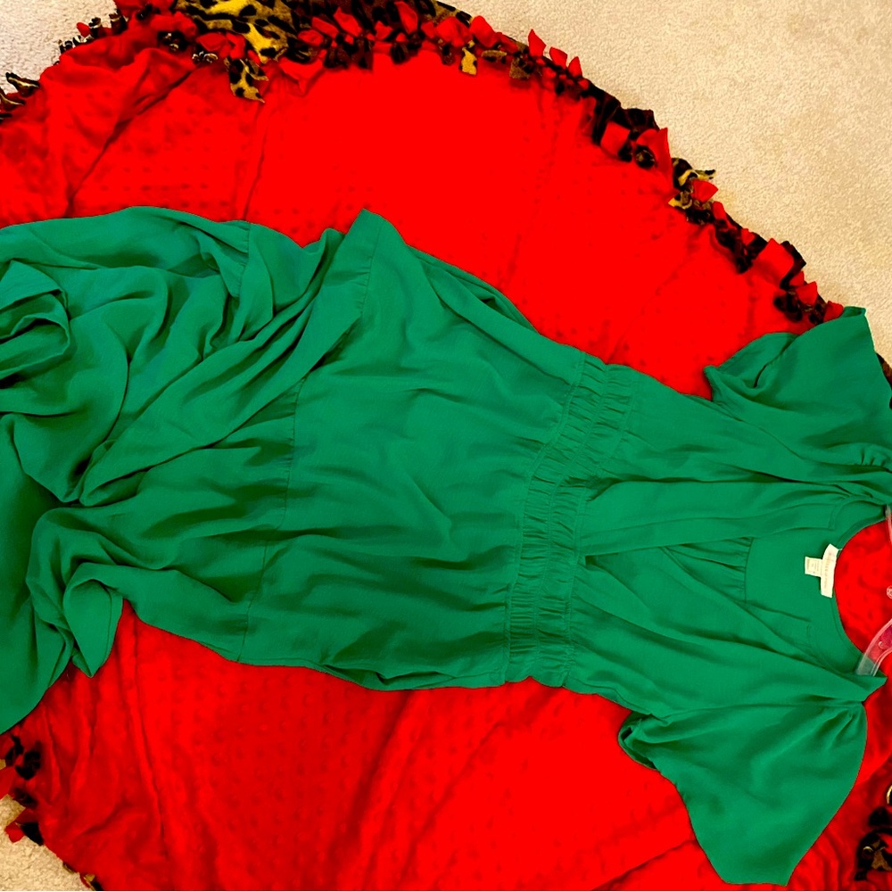 Green long flowing dress with pockets